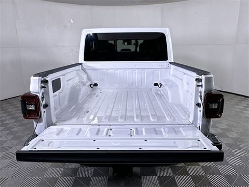 Used 2025 Jeep Gladiator Rubicon w/ Convenience Group image 27