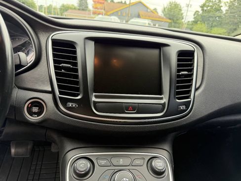 Used 2016 Chrysler 200 Limited FWD image 15