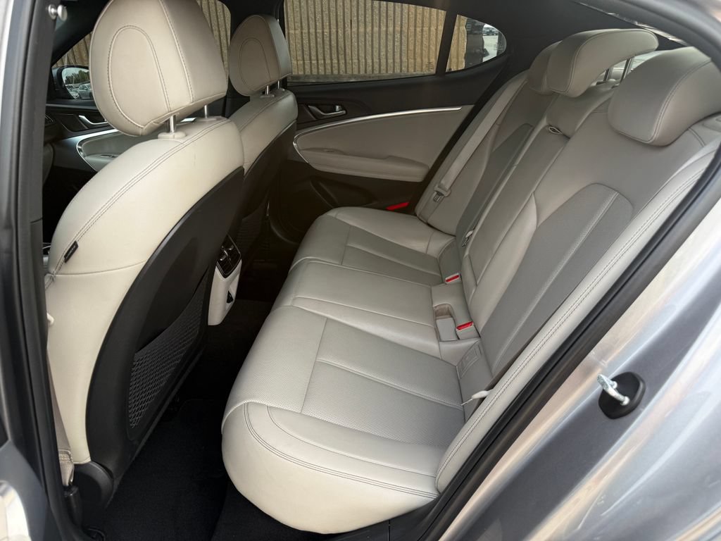 Used 2022 Genesis G70 2.0T RWD image 16
