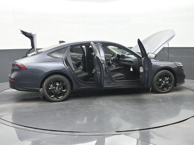 Used 2025 Honda Accord SE image 39