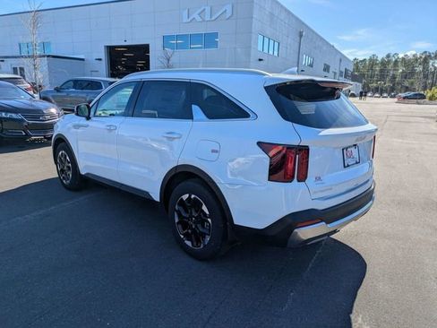 New 2025 Kia Sorento S w/ Panoramic Sunroof Package image 5