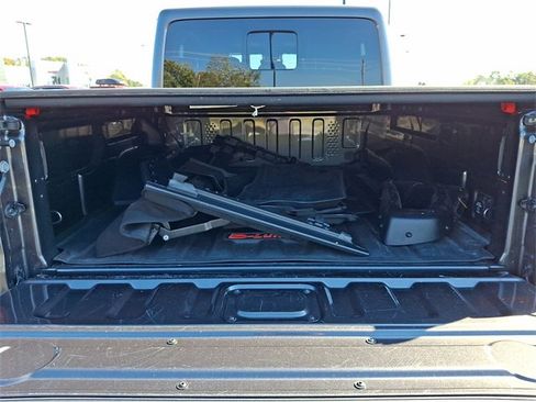 Used 2024 Jeep Gladiator Rubicon image 31