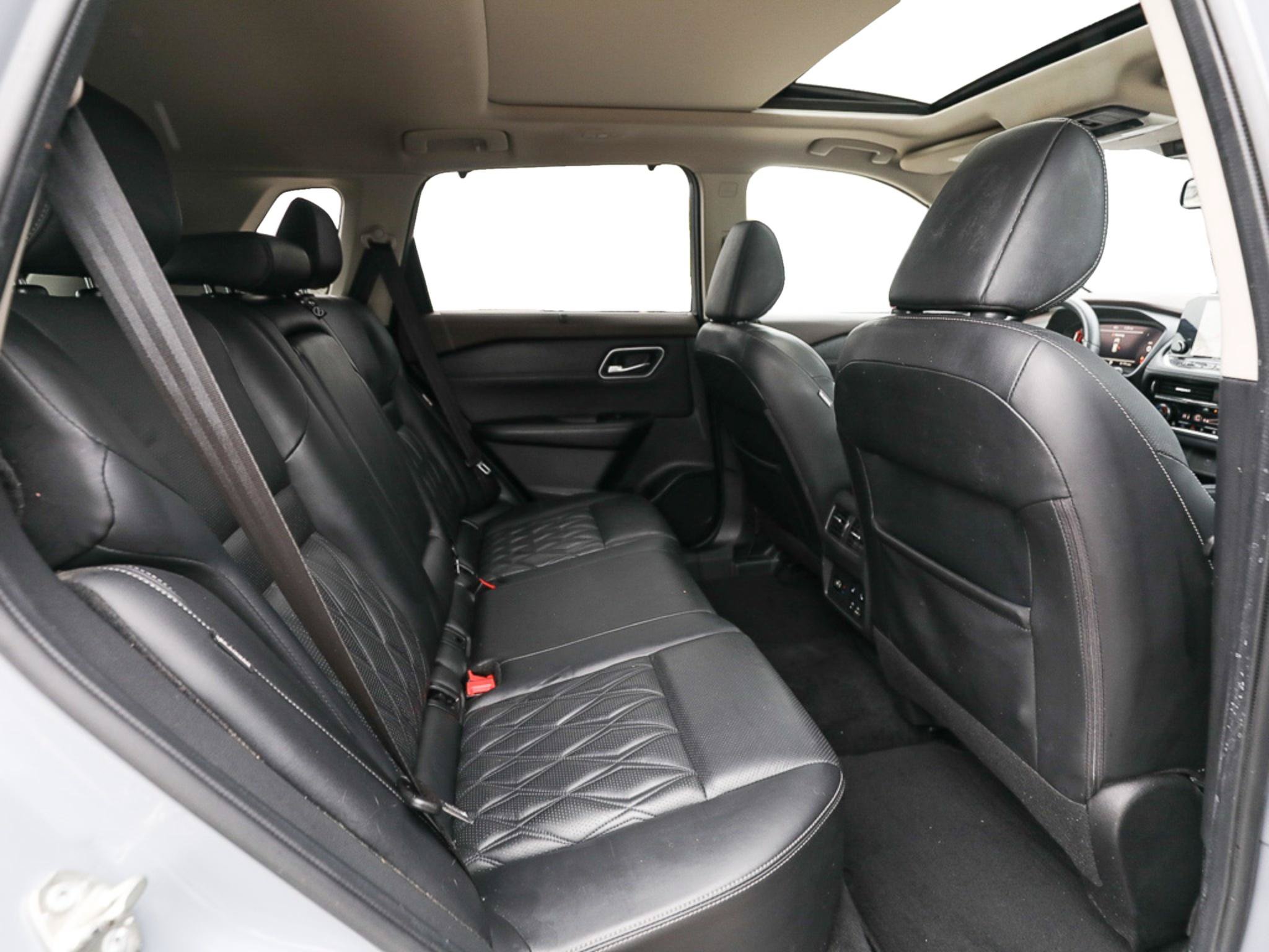 Used 2021 Nissan Rogue Platinum FWD image 23