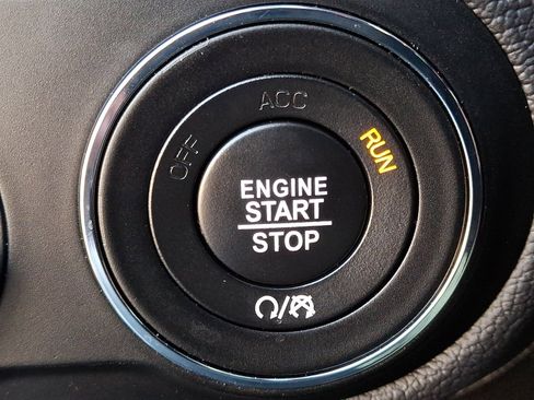 Used 2022 Maserati Levante Modena AWD/4WD image 24