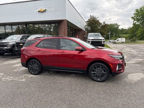 Used 2023 Chevrolet Equinox RS w/ RS Leather Package AWD/4WD image 6