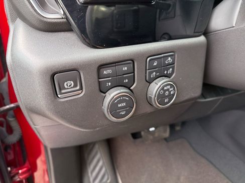 Used 2024 Chevrolet Silverado 1500 High Country image 17