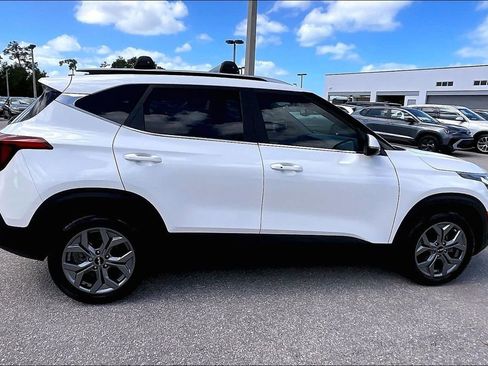 Used 2024 Kia Seltos S FWD image 4