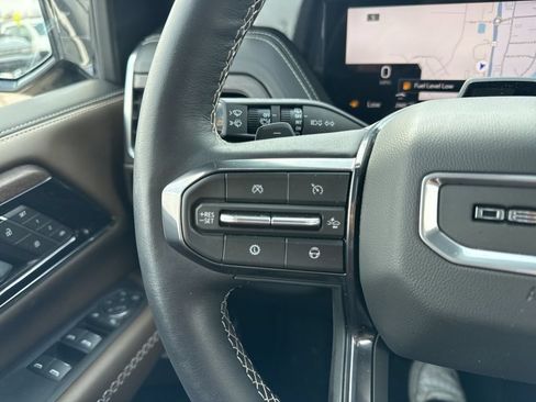 Used 2025 GMC Yukon XL Denali Ultimate w/ LPO, Floor Liner Package AWD/4WD image 28