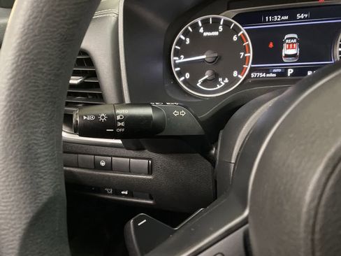 Used 2024 Nissan Rogue SV AWD/4WD image 23