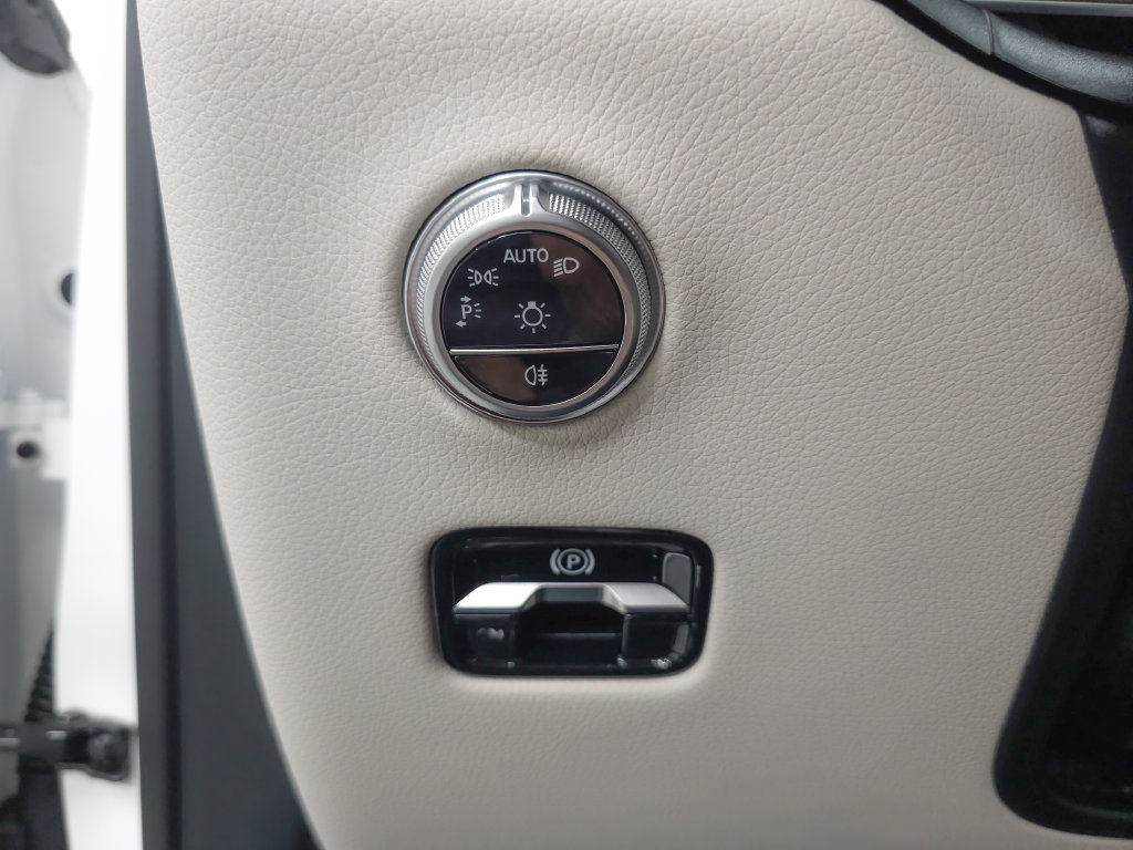 Certified 2026 Mercedes-Benz GLC 300 4MATIC image 10