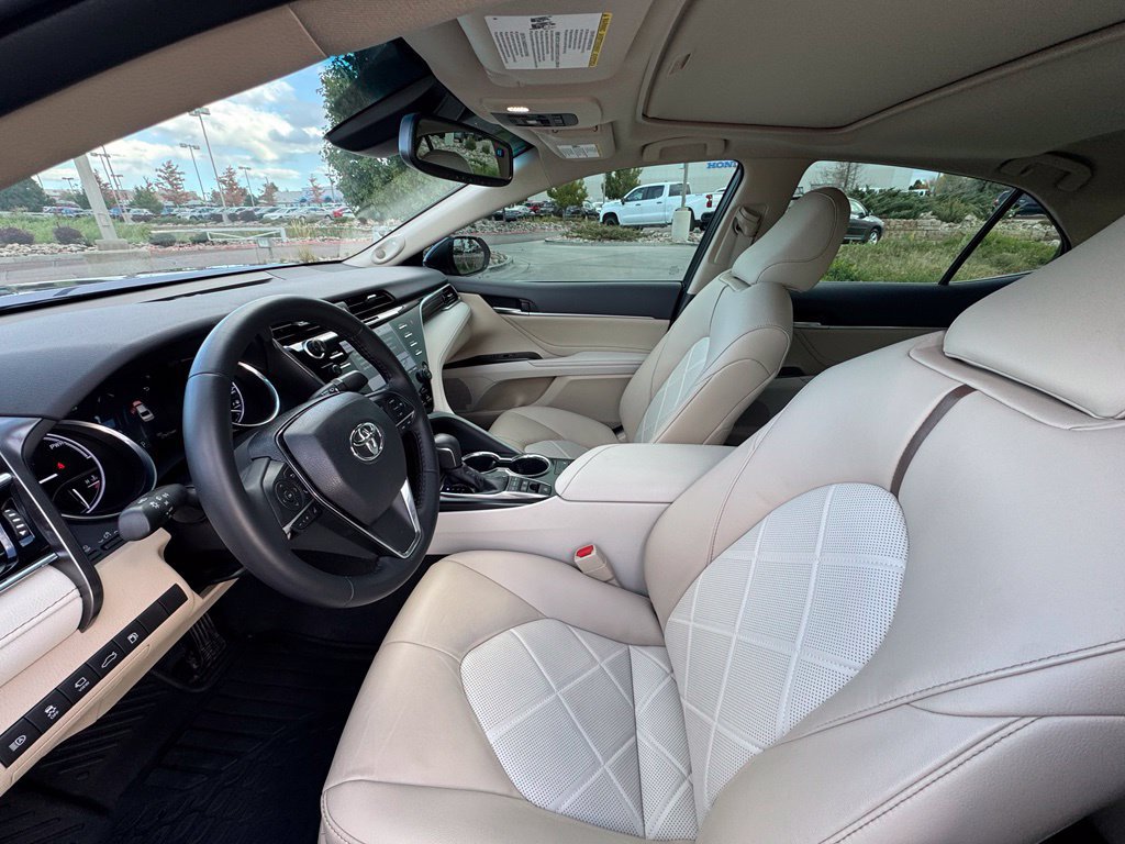 Used 2018 Toyota Camry XLE w/ Audio Package FWD image 28