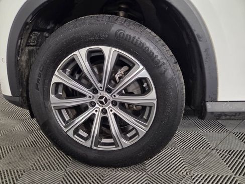 Used 2024 Mercedes-Benz GLC 300 image 10