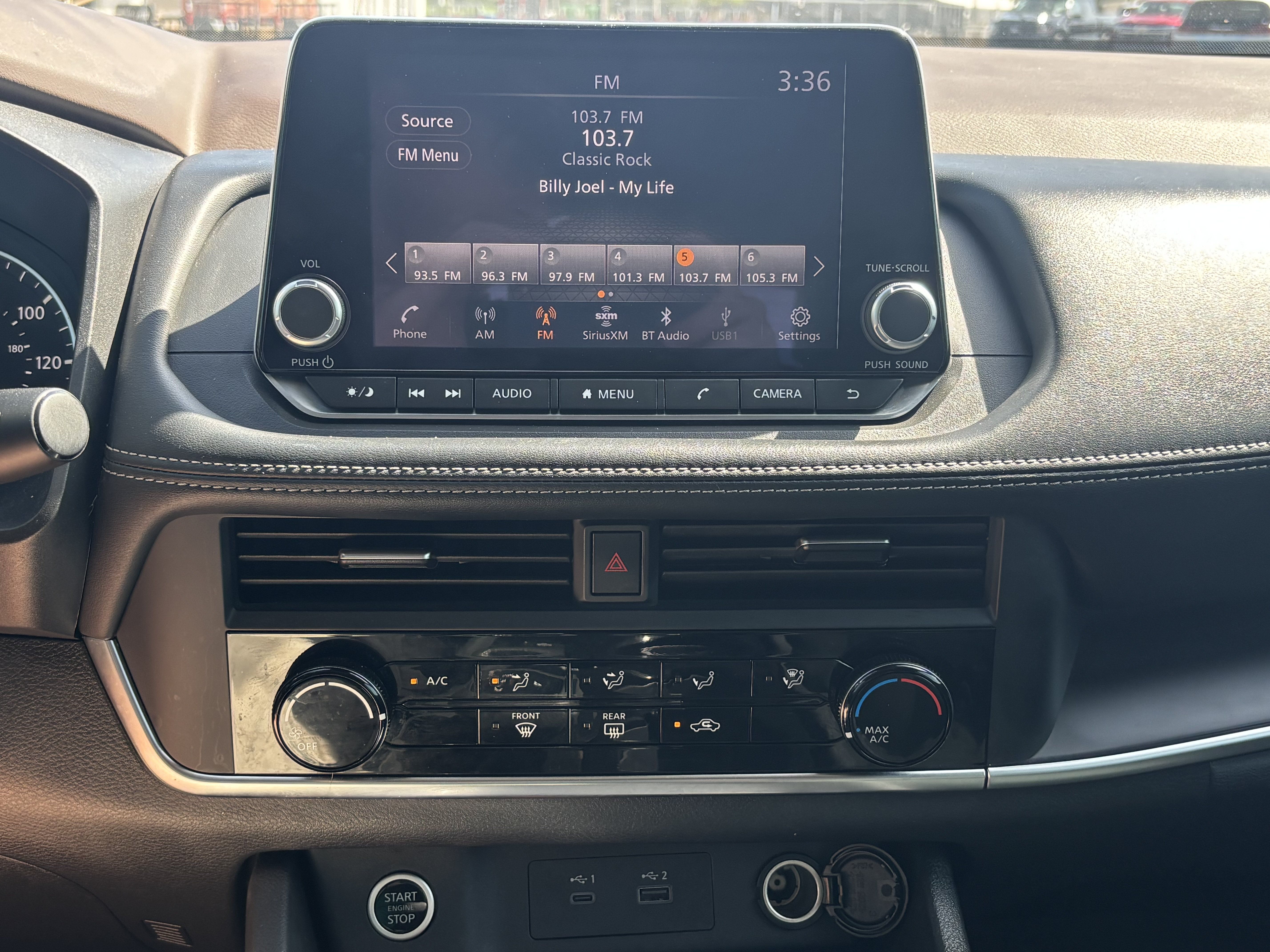 Used 2023 Nissan Rogue S FWD image 11
