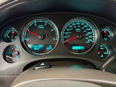 Used 2014 GMC Sierra 2500 Denali w/ Suspension Package, Off-Road image 20