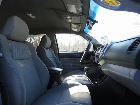 Used 2013 Toyota Tacoma 4x4 Double Cab w/ TRD Sport Pkg image 13