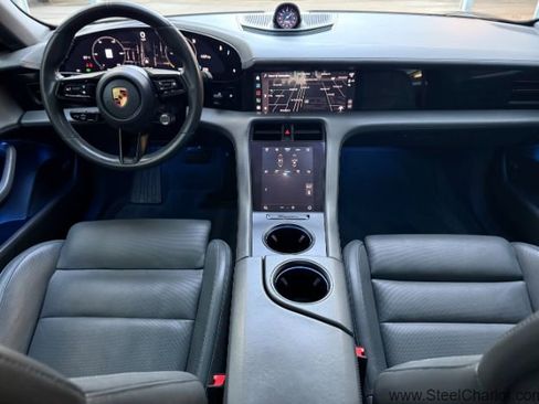 Used 2022 Porsche Taycan image 14