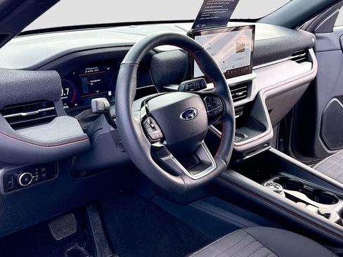 Used 2025 Ford Explorer ST-Line w/ Premium Package image 4