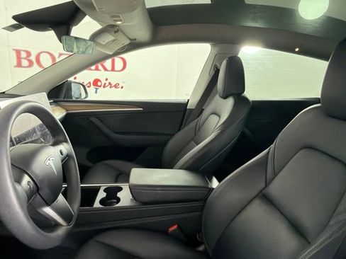Used 2024 Tesla Model Y 2WD image 11
