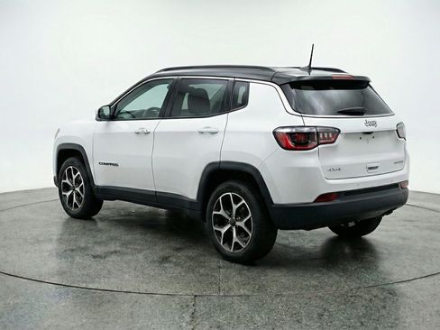 Used 2025 Jeep Compass Limited image 6