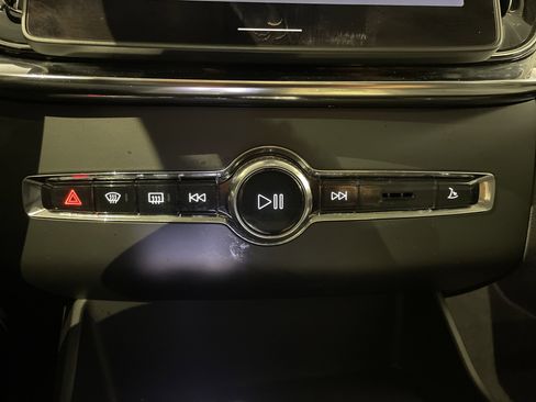 Used 2025 Volvo XC90 B6 Plus image 29