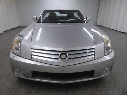 Used 2004 Cadillac XLR RWD image 2