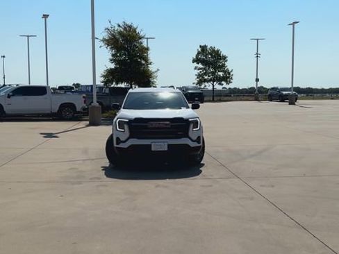 New 2026 GMC Terrain AT4 AWD/4WD image 4
