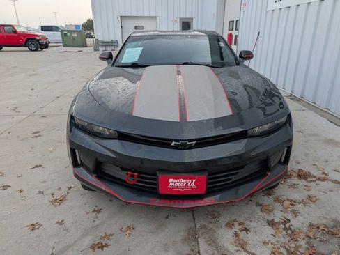 Used 2018 Chevrolet Camaro LT w/ Technology Package image 18