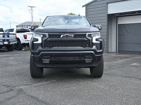 Used 2025 Chevrolet Silverado 1500 RST AWD/4WD image 3