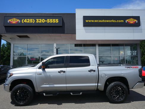 Used 2016 Toyota Tundra SR5 w/ TRD Off Road Package AWD/4WD image 2