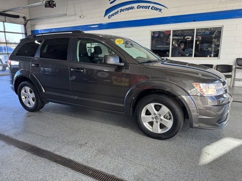 Used 2016 Dodge Journey SE w/ Flexible Seating Group image 12