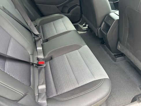 Used 2025 Chevrolet Trax LT w/ LT Convenience Package FWD image 19