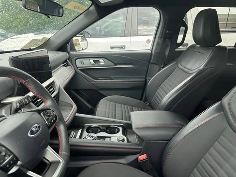 Certified 2025 Ford Explorer ST-Line w/ ST-Line Street Pack AWD/4WD image 6