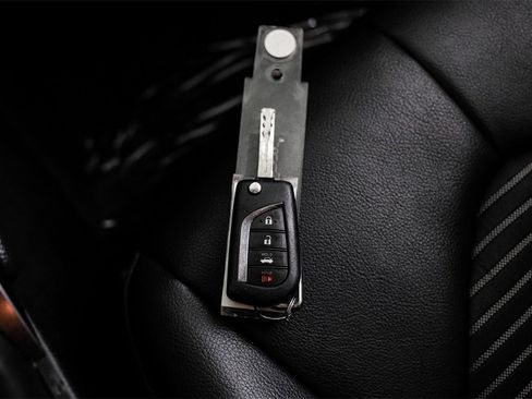 Used 2021 Toyota Camry SE image 53