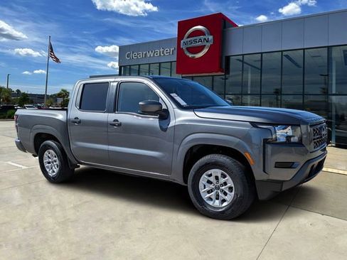 Used 2024 Nissan Frontier SV image 1