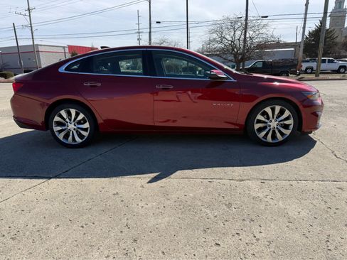 Used 2017 Chevrolet Malibu Premier w/ Premier Sun and Wheel Package image 7
