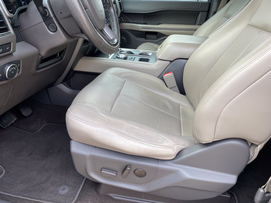 Used 2020 Ford Expedition XLT w/ Equipment Group 202A RWD image 9