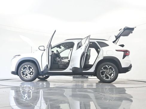Used 2025 Chevrolet Trax LT w/ LT Convenience Package FWD image 49