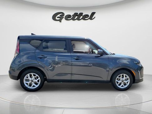 Used 2025 Kia Soul LX w/ LX Technology Package FWD image 8