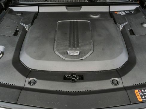 Used 2024 Cadillac Lyriq Luxury w/ Nappa Leather Package AWD/4WD image 31