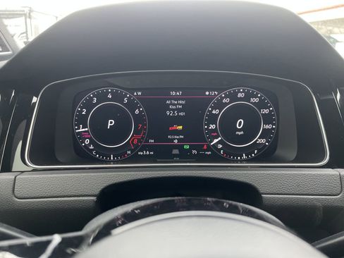 Used 2019 Volkswagen Golf R 4-Door image 32