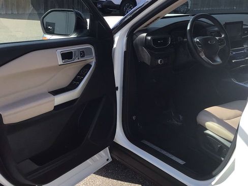 Certified 2022 Ford Explorer Limited w/ Equipment Group 301A image 21