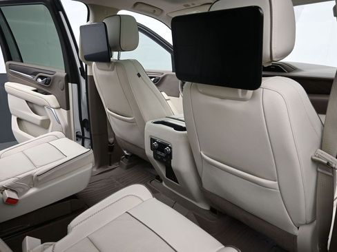 Used 2021 GMC Yukon XL Denali w/ Denali Premium Package RWD image 12