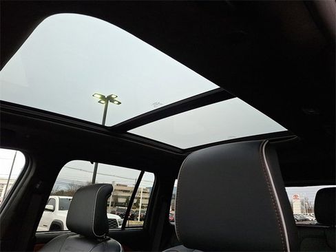 Used 2022 Jeep Grand Cherokee Summit image 16