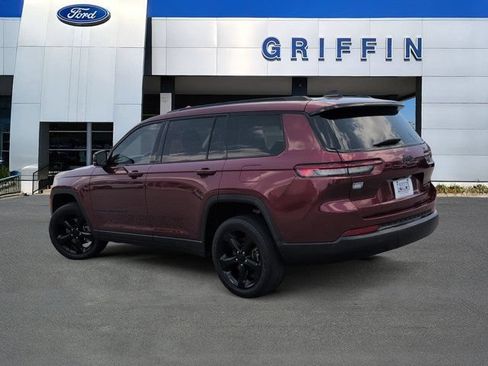Used 2023 Jeep Grand Cherokee L Limited w/ Black Appearance Package RWD image 9