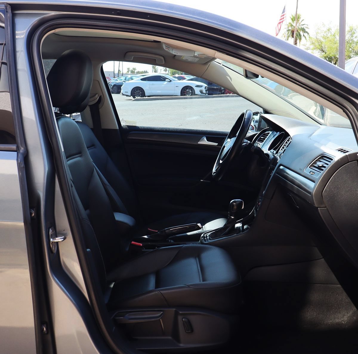 Used 2019 Volkswagen Golf SE w/ Driver Assistance Package FWD image 30