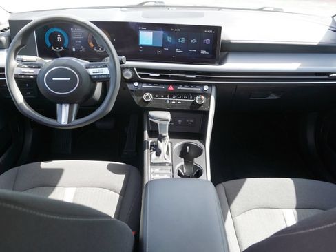 Used 2025 Hyundai Sonata SE FWD image 11