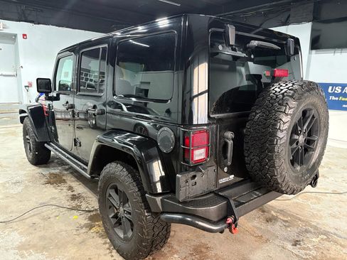 Used 2017 Jeep Wrangler Unlimited Sahara image 8