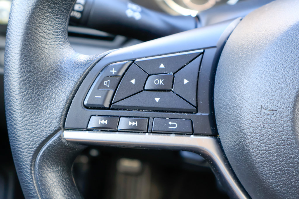 Used 2025 Nissan Altima 2.5 SV FWD image 12