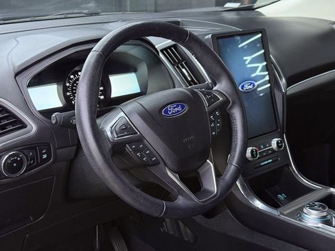 Used 2023 Ford Edge Titanium image 15