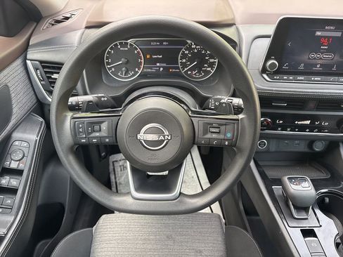 Used 2023 Nissan Rogue SV FWD image 16